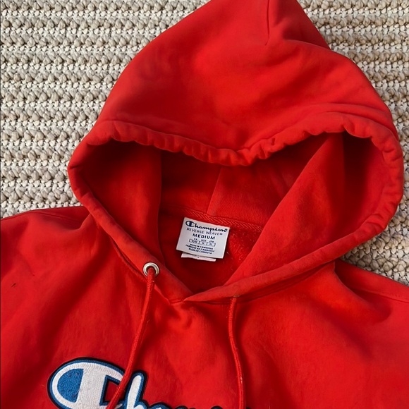 Champion Bold Red Hoodie cropped - Picture 7 of 7